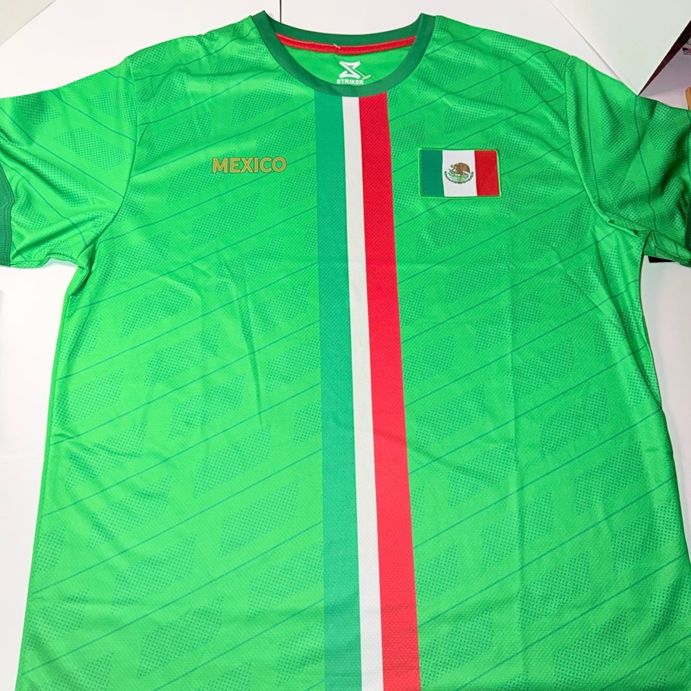 Mexico Men's Green Soccer Jersey with Flag Detail